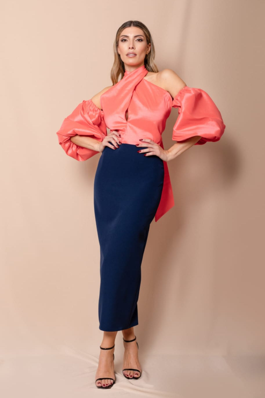 VESTIDO BICOLOR CUELLO HALTER