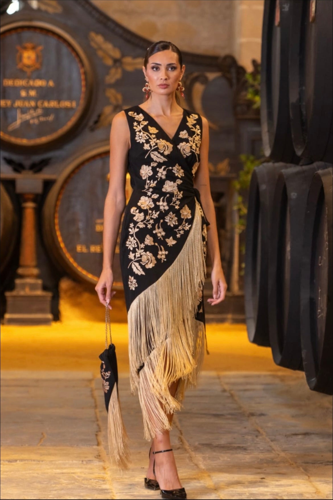 VESTIDO BORDADO FLECOS