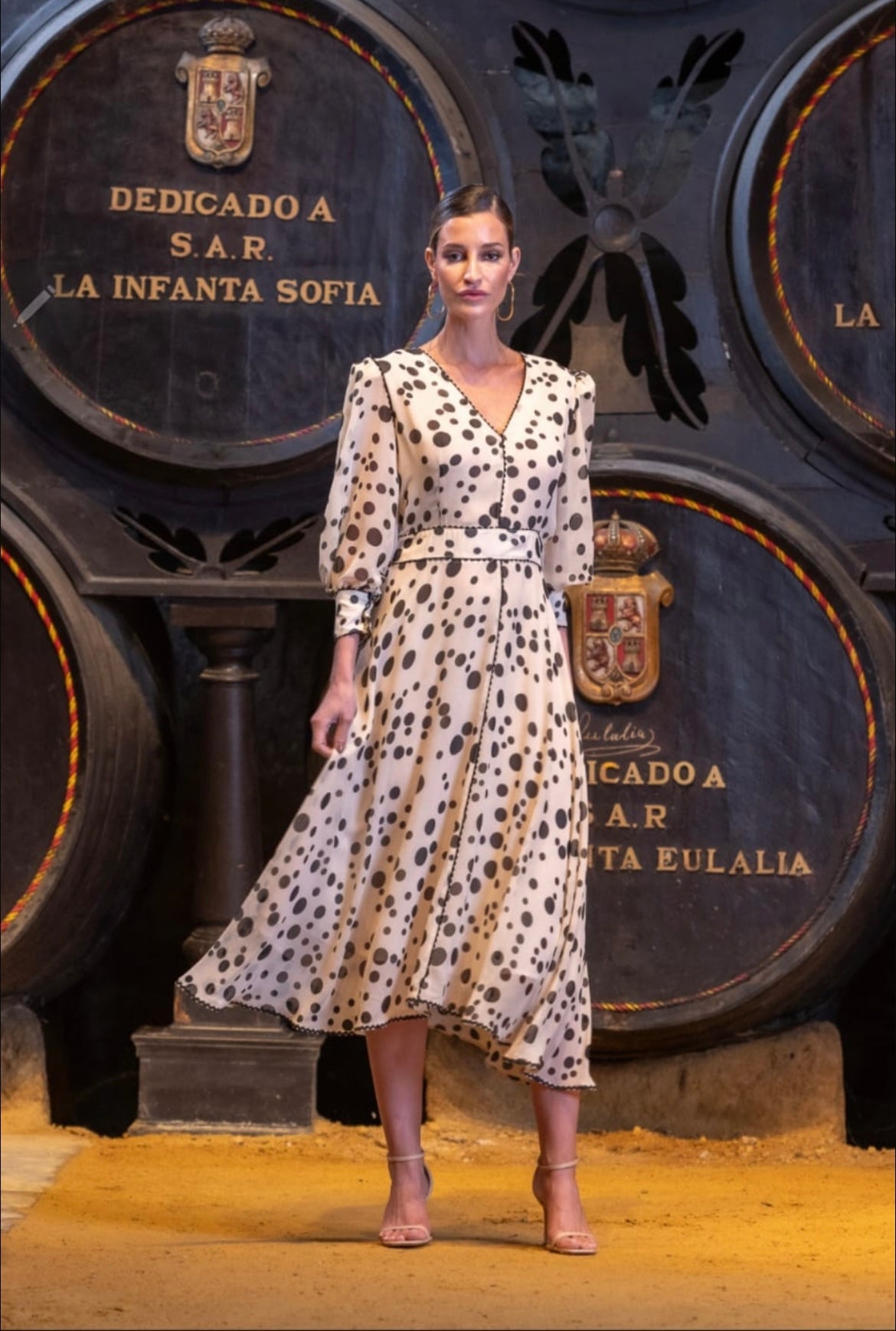 VESTIDO LUNARES