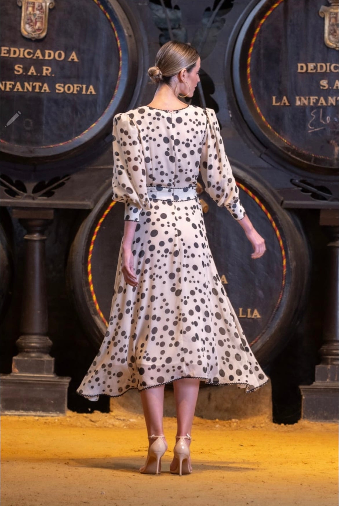 VESTIDO LUNARES
