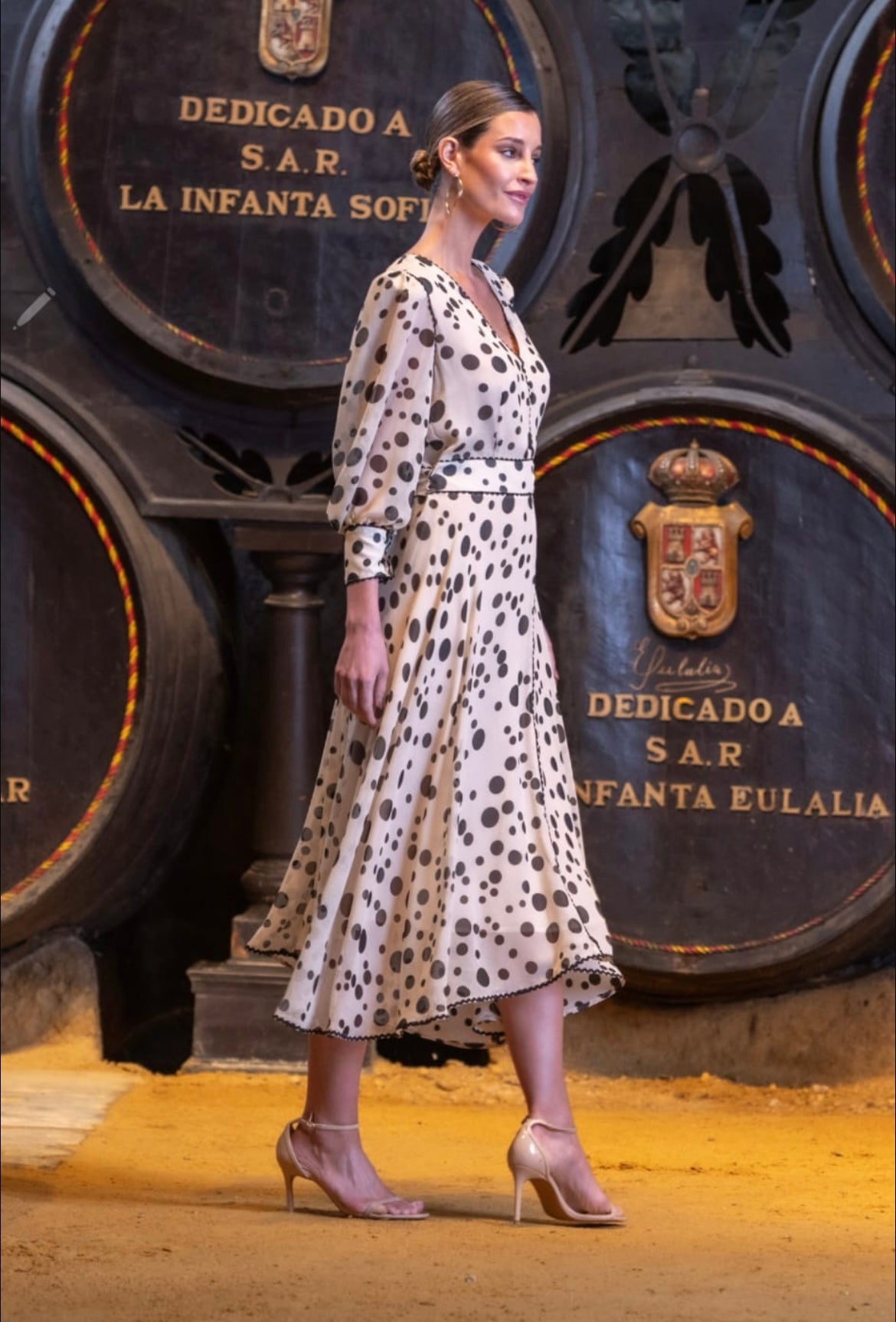 VESTIDO LUNARES