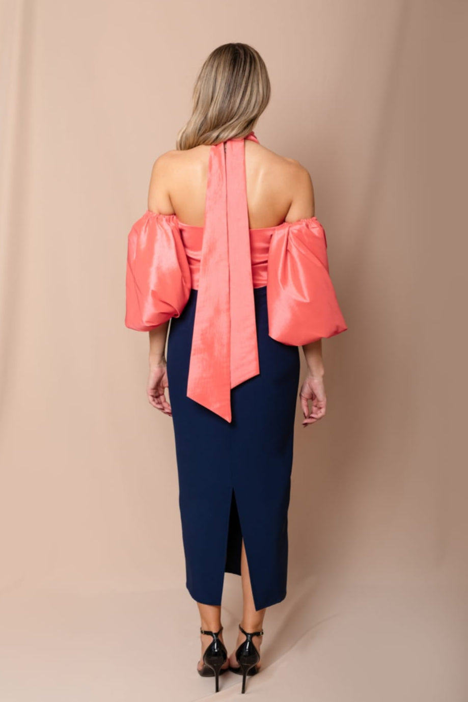VESTIDO BICOLOR CUELLO HALTER